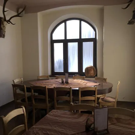 Restaurace U Kostela Πανδοχείο Marianske Radcice
